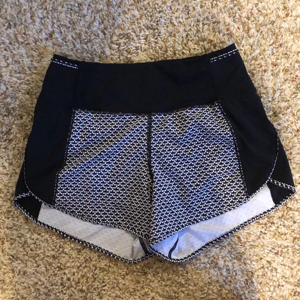 Lululemon Black and White Real Quick Run Short M46